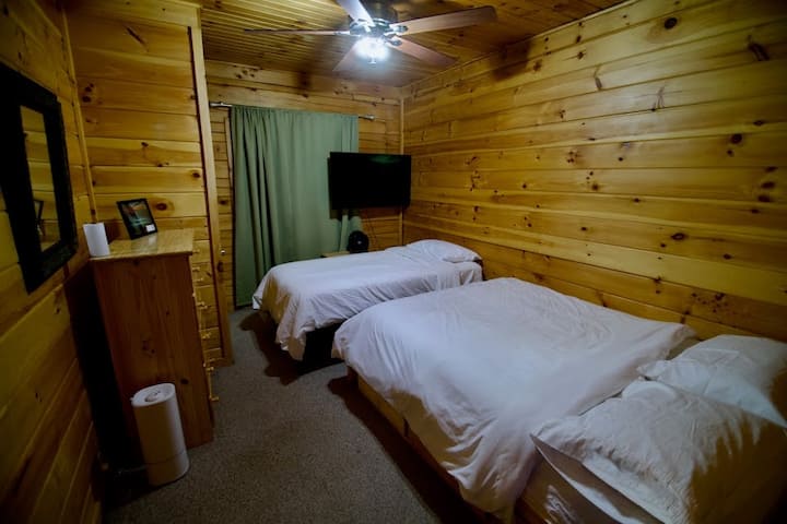 Chambre 3 (personnes max : 3) :
Lit Queen Size
Lit double