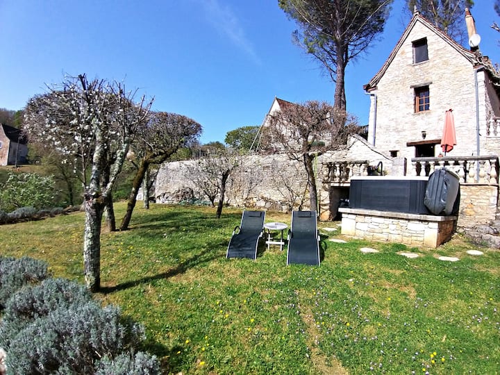 La Pinay-A charming little house w/spa & AC