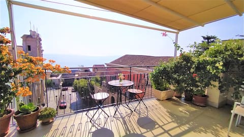 Casa Aranci, central location & stunning sea views