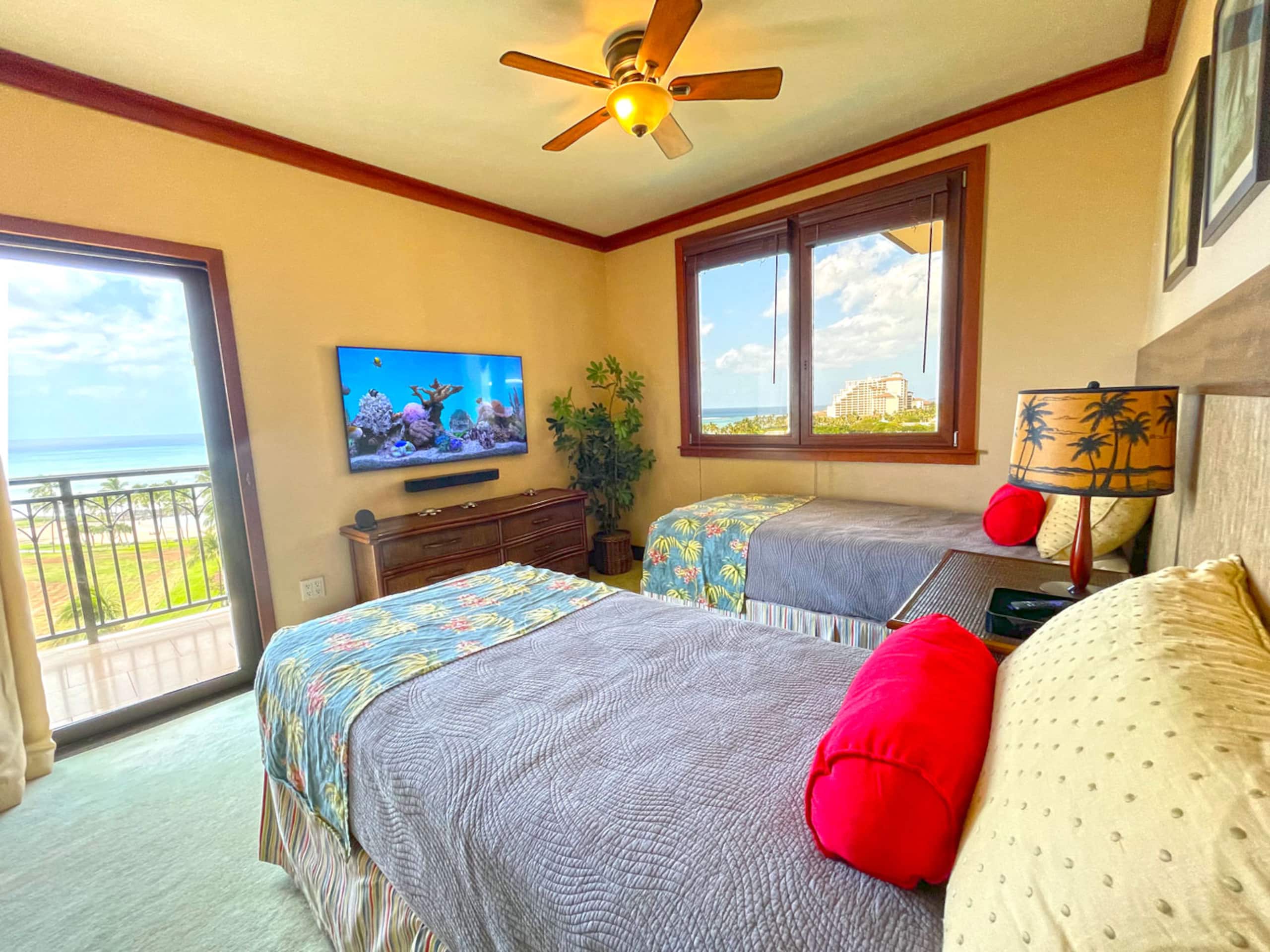 Villa in Honolulu County · ★4.97 · 2 bedrooms · 4 beds · 2 private baths - Image 8