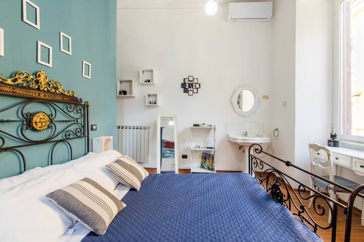 Home Of Arts, Concept Apt in the Heart of Rome gallery image 5