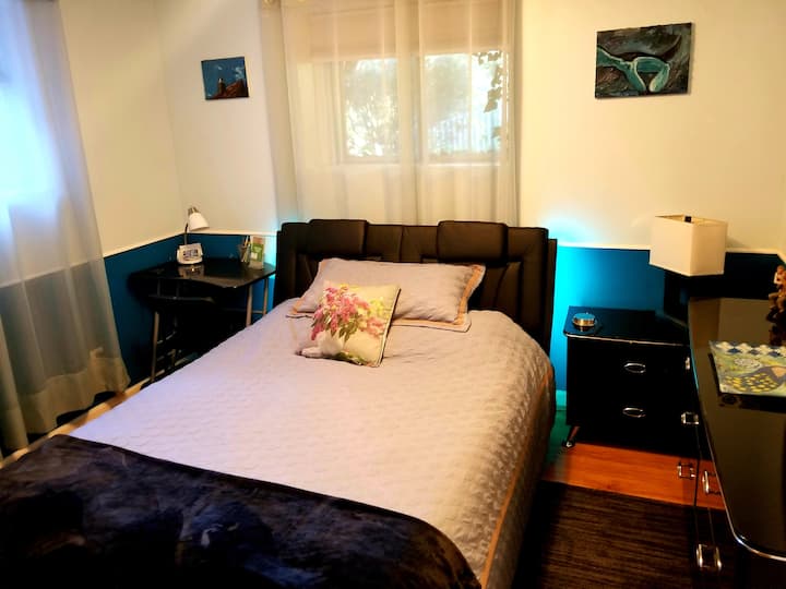Queen size bed