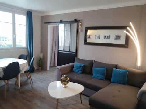 3 bedroom apartment near Paris, overlooking Seine