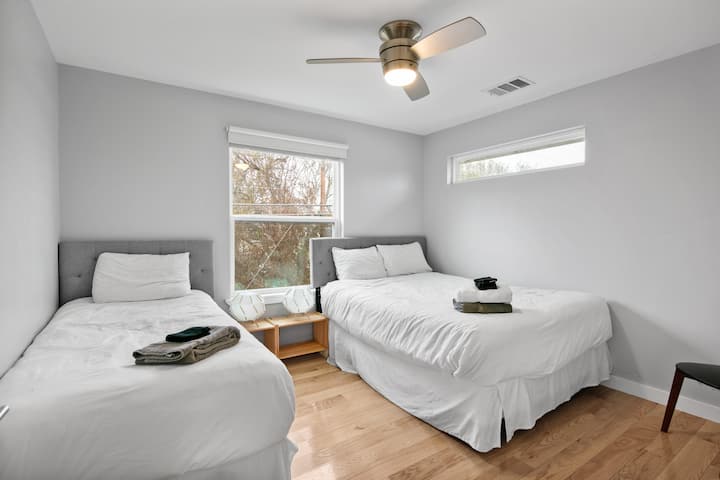 広いゲストハウスの寝室# 2