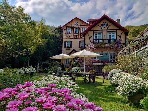 Alishan [Four Seasons Starry Sky] Walk in the Clouds 4-person room/Sunrise Garden View/3 beds/3F