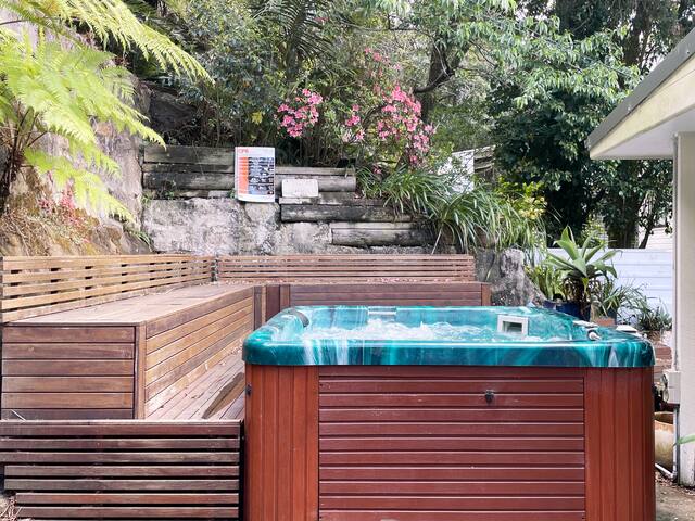 NINE at Berowra Waters, waterfront house, hot tub gallery image 5