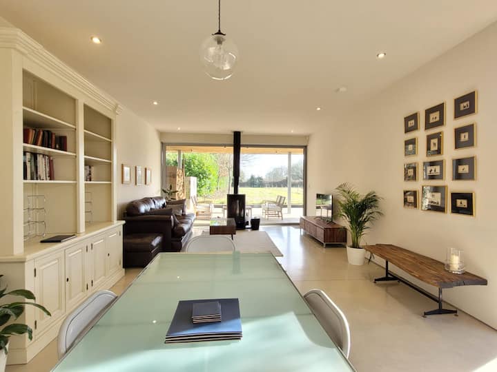 Modern Eco-annex Set Within Meadow - Hertfordshire