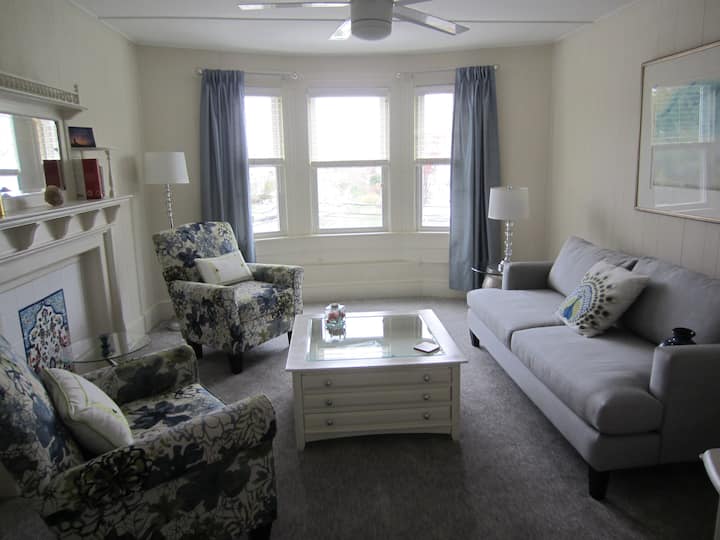 Middletown Ct Private Apt  - Walk To Wesleyan U - Hurd State Park, East Hampton