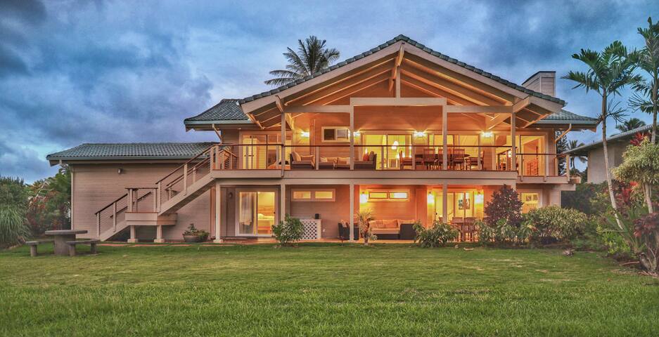 Tropical and Elegant. Ocean/waterfall views. Pool gallery image 2