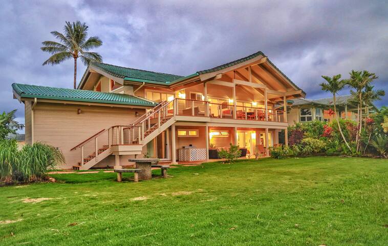 Tropical and Elegant. Ocean/waterfall views. Pool gallery image 4