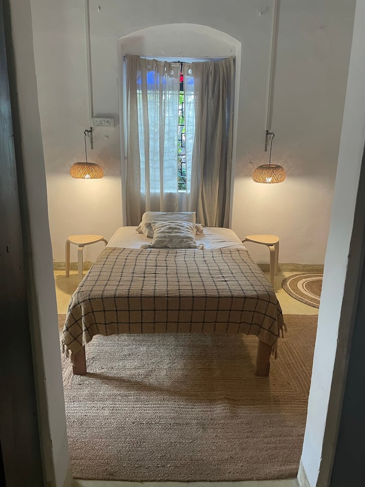 Bedroom 1 image 2