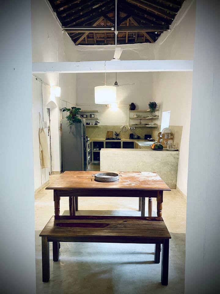 Dining area image 1
