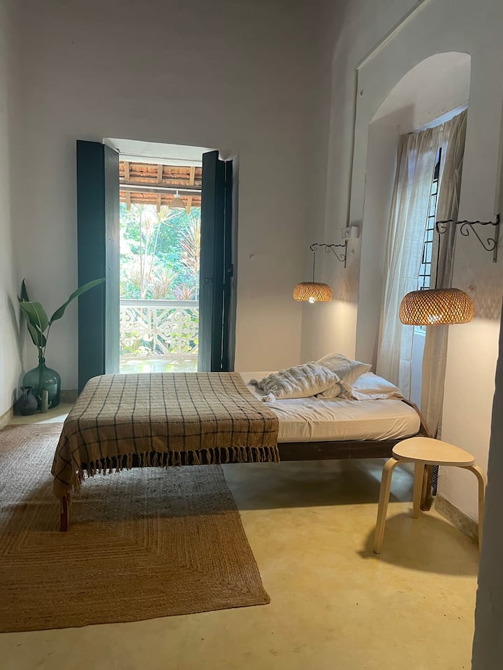 Bedroom 1 image 4