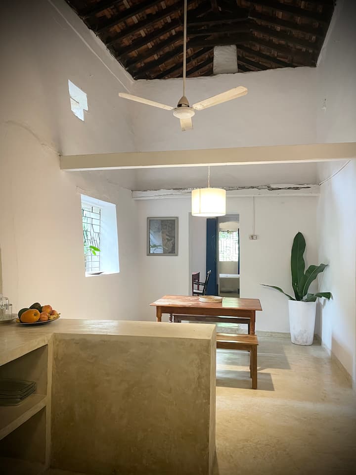 Dining area image 2