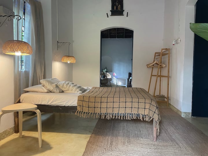 Bedroom 1 image 3
