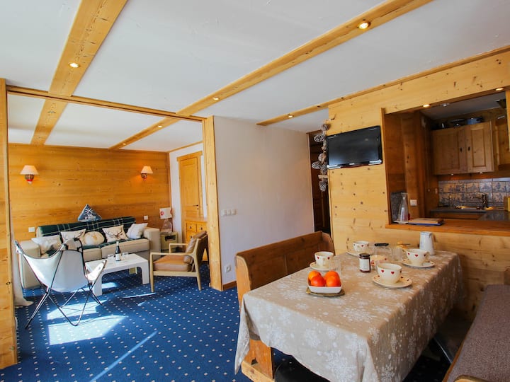 Modern Chalet Feel Apartment On The Slopes - Val-d'Isère