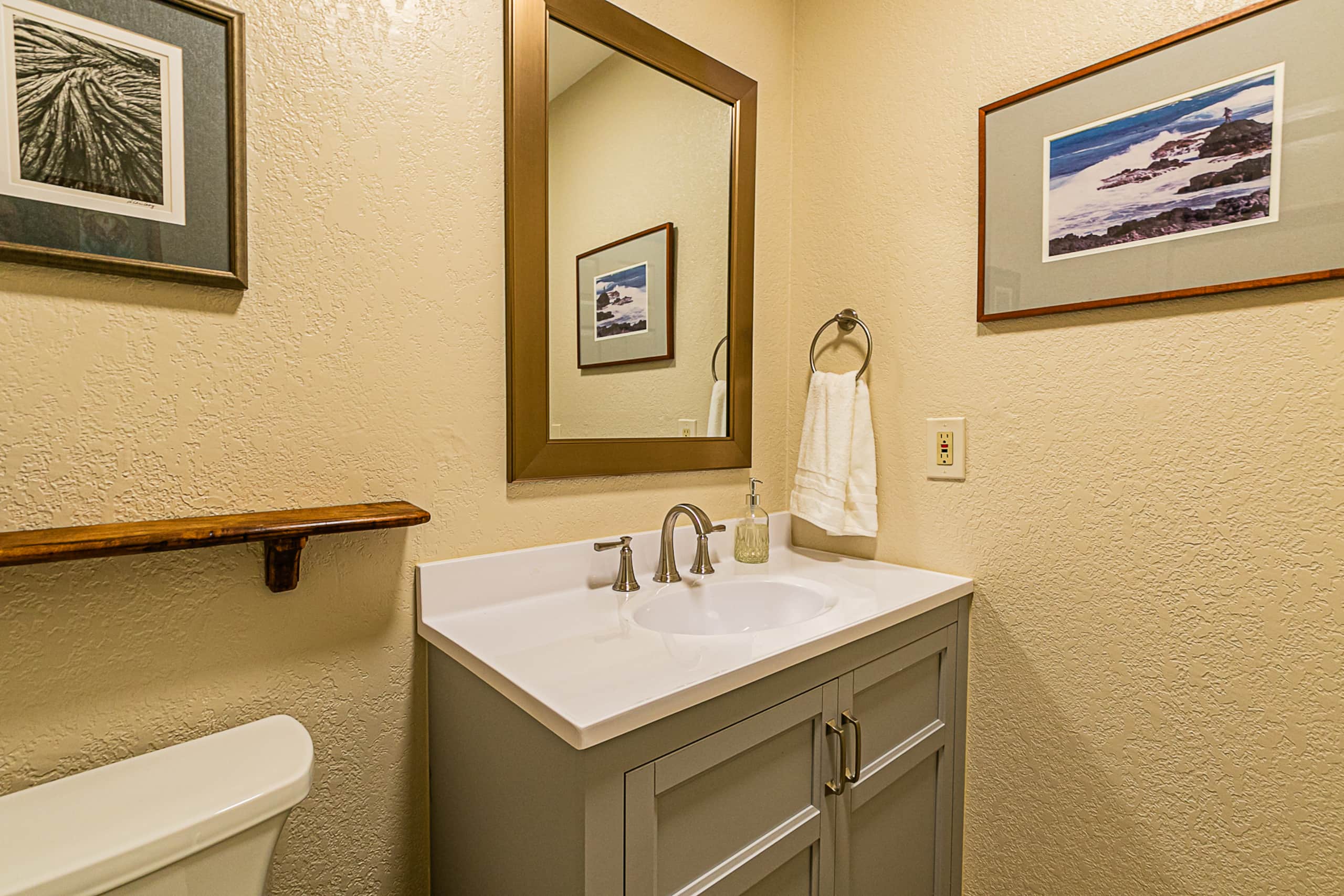 Home in Volcano · ★4.93 · 1 bedroom · 1 bed · 1 private bath - Image 9