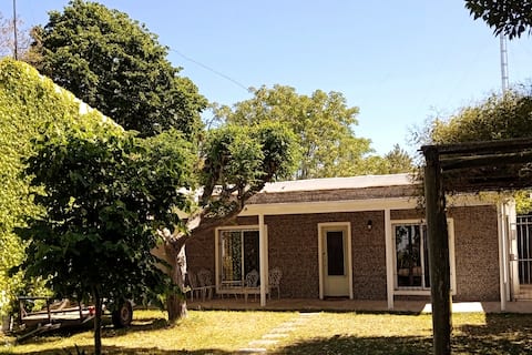 Casa sobre rambla de Santa Ana