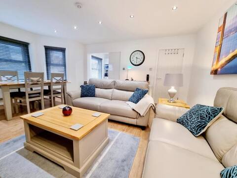 Bournemouth Luxury Apartment (sleeps 2 to 4)