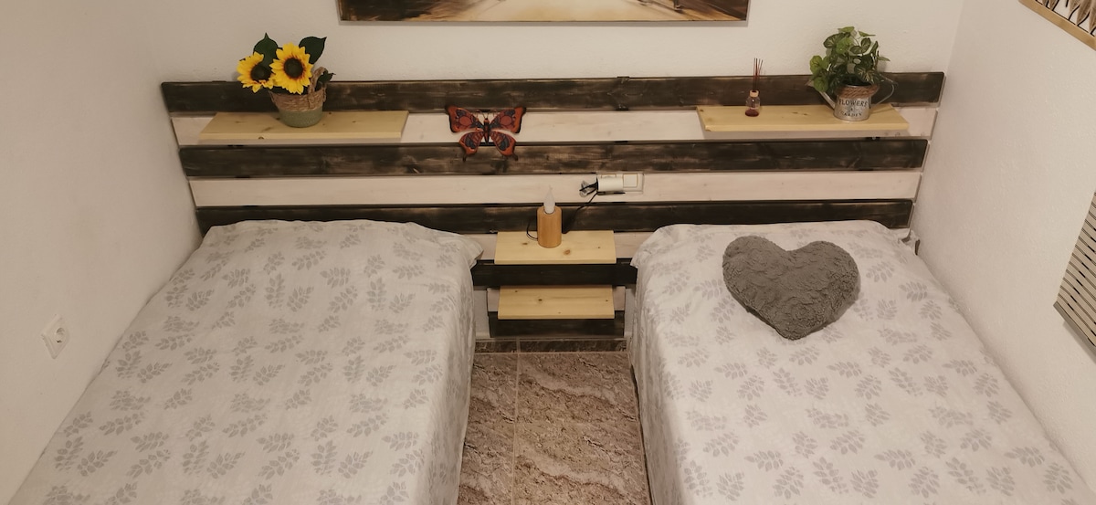 Obnovená druhá spálňa. 
Sme na to hrdí.