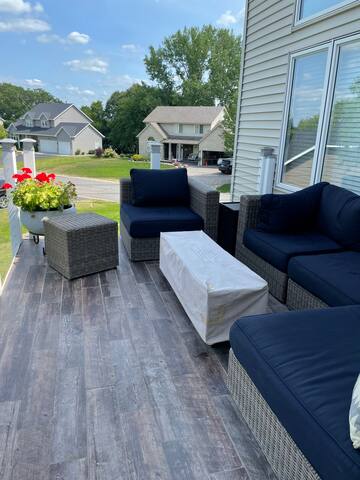 Luxury Home with every amenity, prime location gallery image 2