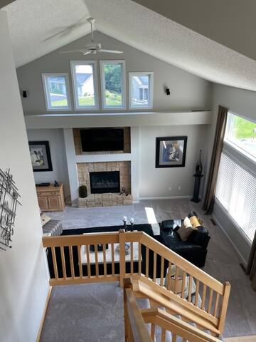 Luxury Home with every amenity, prime location gallery image 5