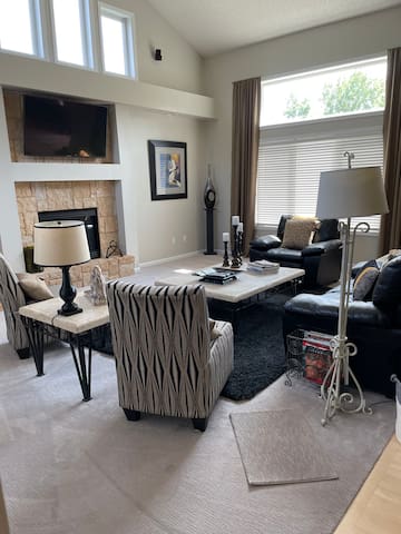 Luxury Home with every amenity, prime location