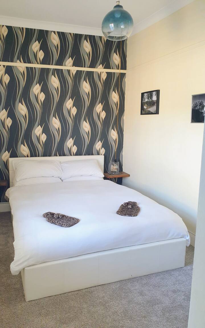 Master Bedroom - Fixed double bed.