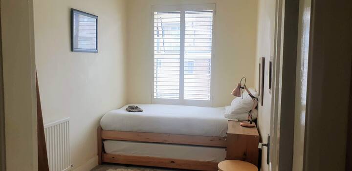 Bedroom 2 - Set up as single. Can also be set up as super king or twin.