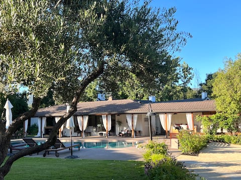 Stunning Pool Property Minutes to Downtown Sonoma