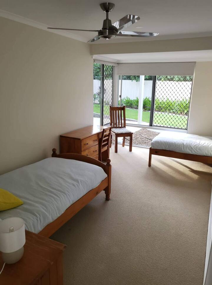  Comfy Bedroom 3,  2 x single beds fans and 2 windows, 