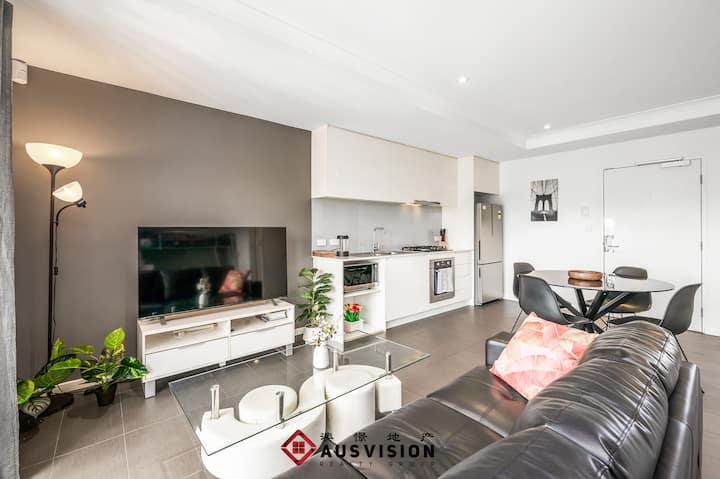 Perth 5 Star New Apt By Lake & Shopping Center - Australia