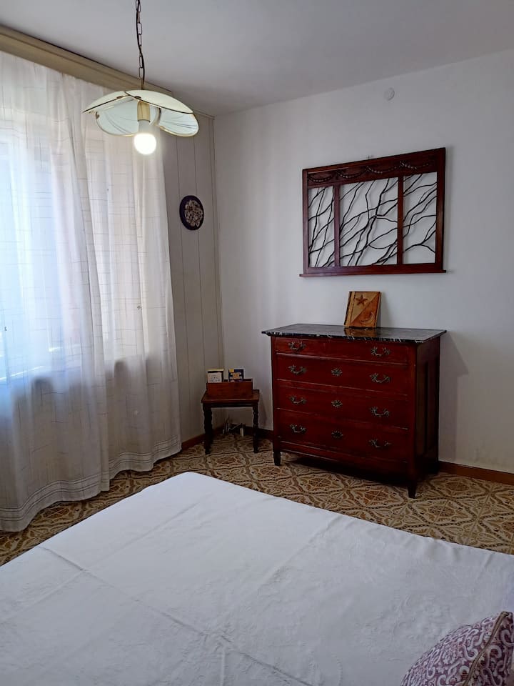 საძინებელი 1