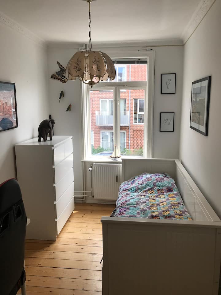 ห้องพักและห้องอ่านหนังสือ