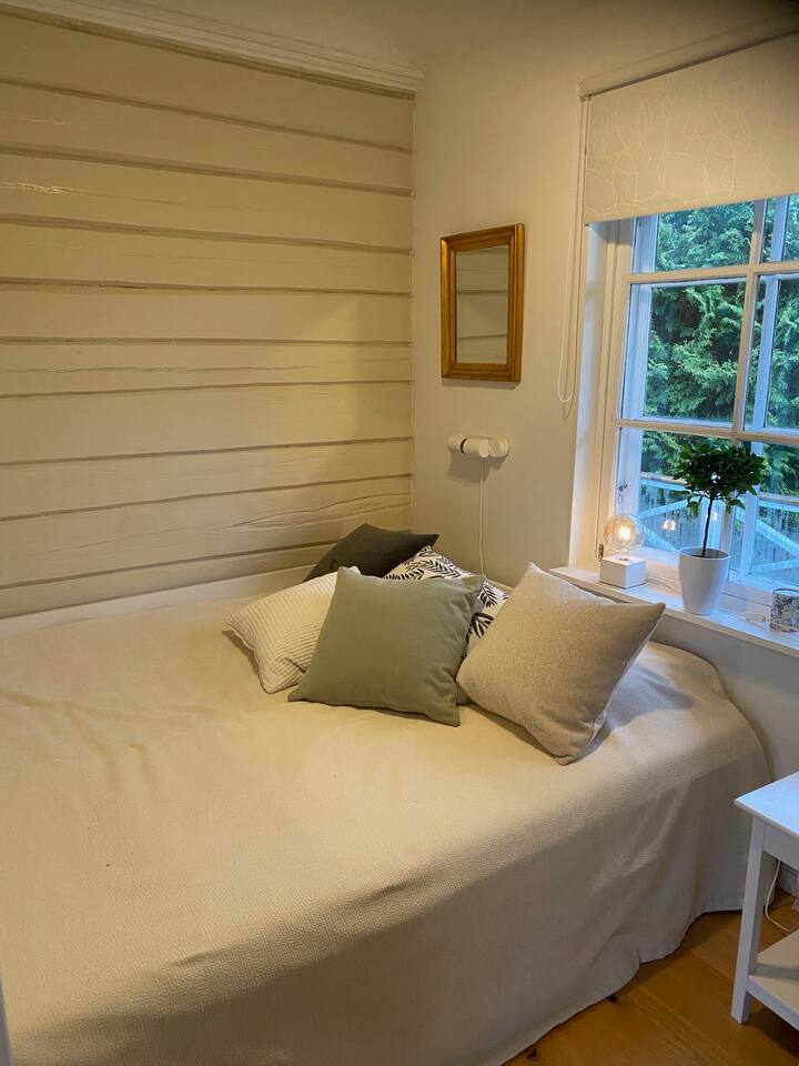 Bedroom with singel alternatively double bed