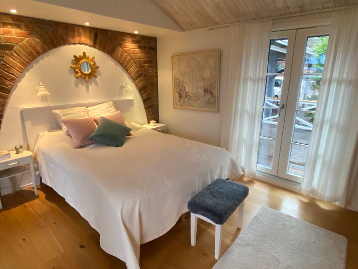 Bedroom with double bed
