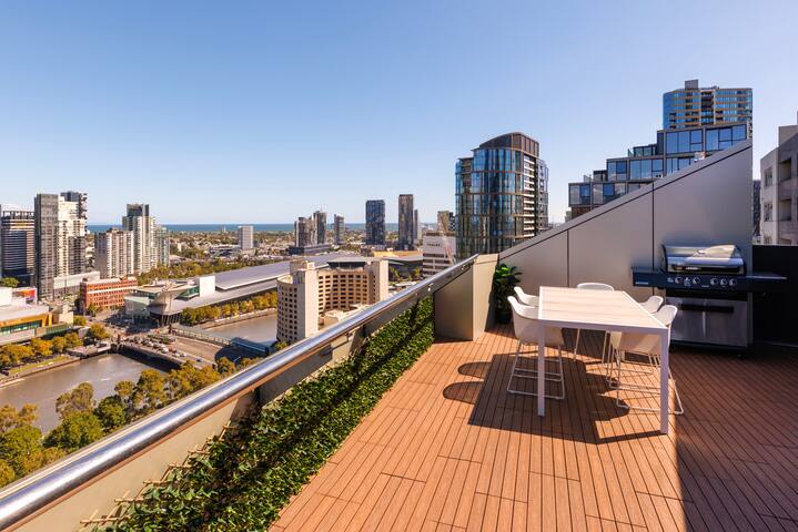 Flinders Luxury Penthouse: Terrace & amazing views gallery image 3