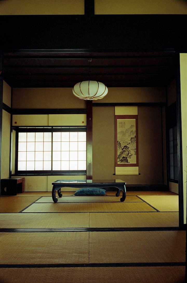 8畳の和室には3名お泊りになる事が出来ます