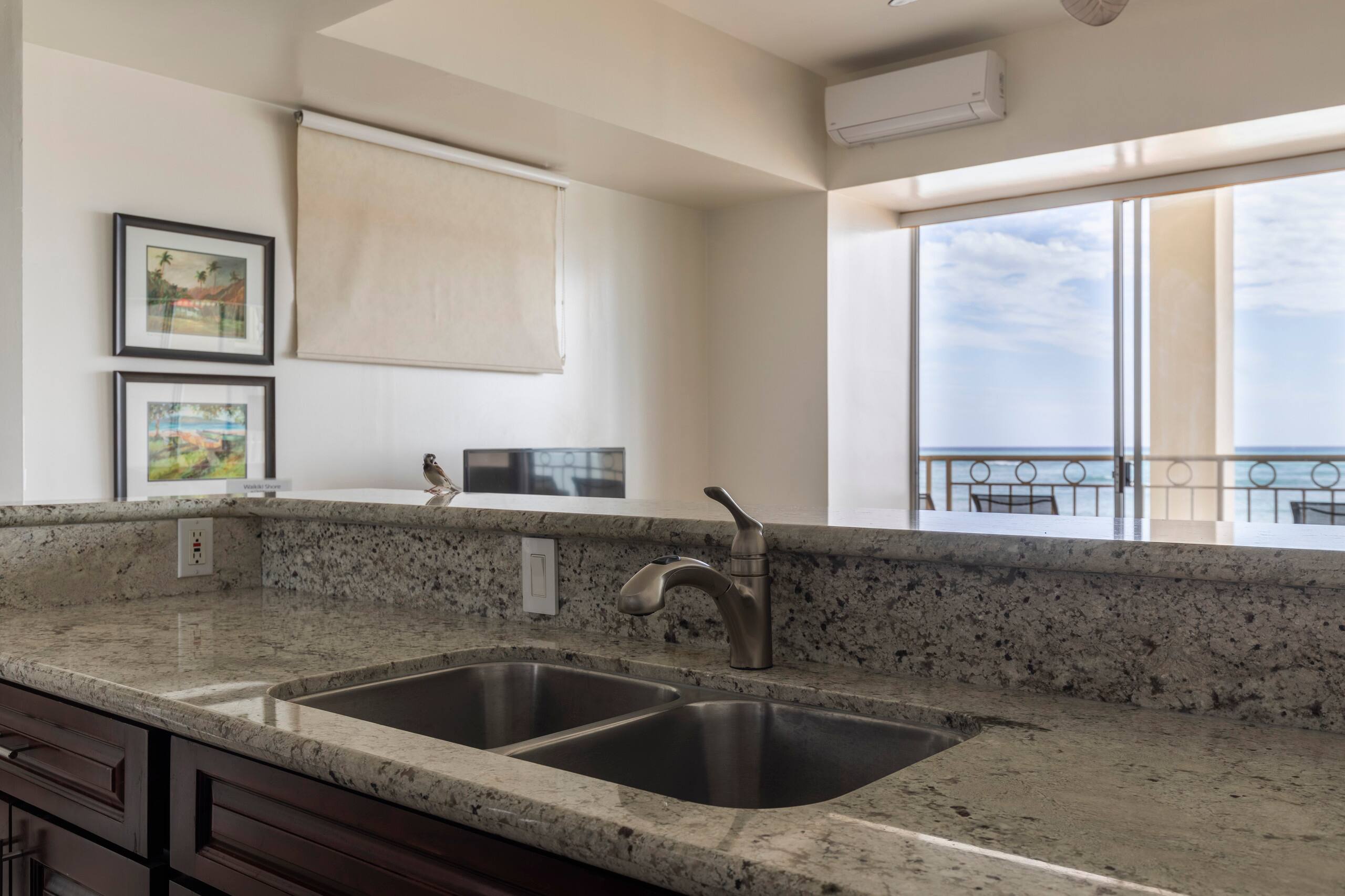Condo in Honolulu · ★4.87 · 1 bedroom · 2 beds · 2 shared baths - Image 8