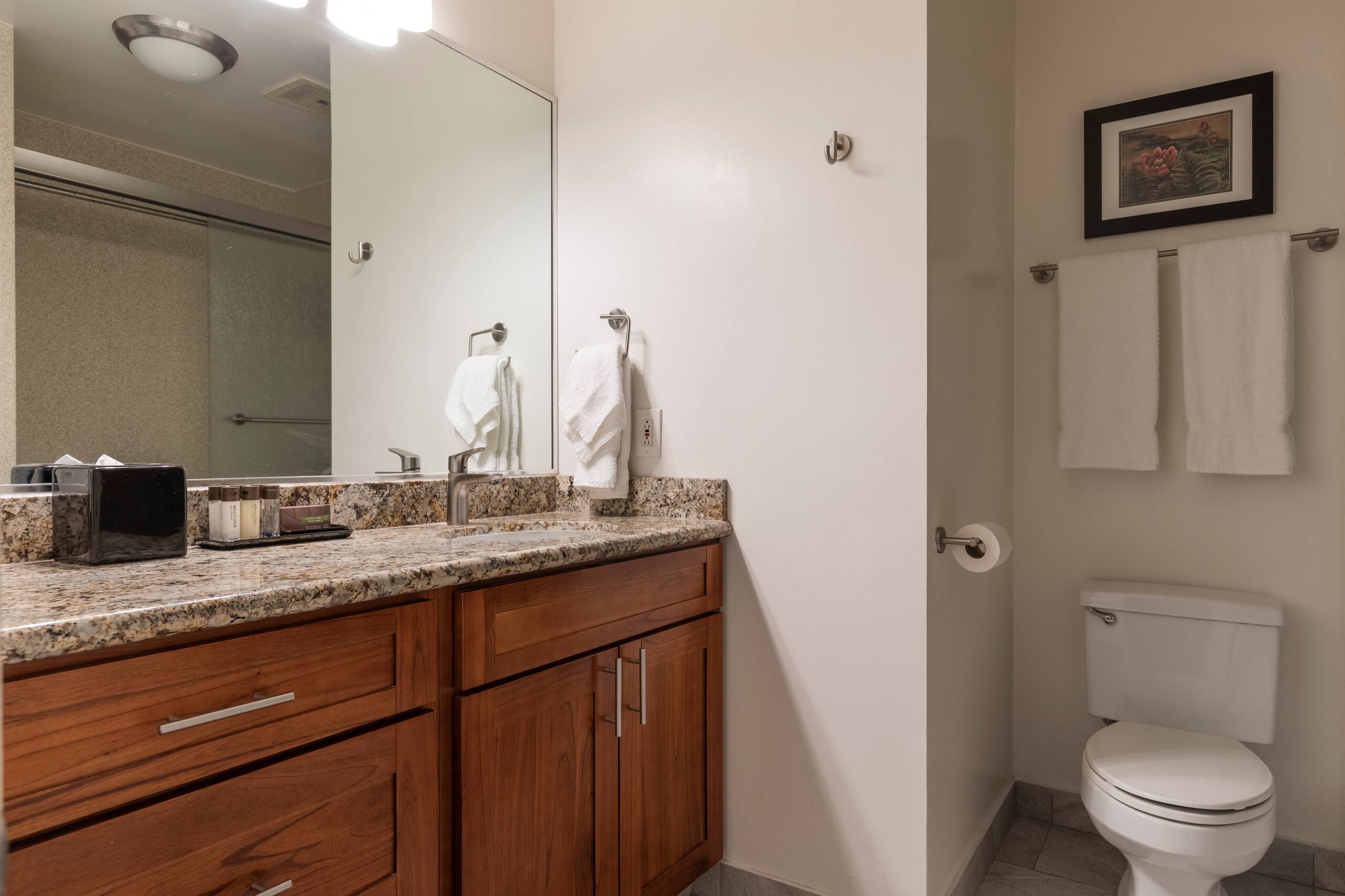 Condo in Honolulu · ★4.87 · 1 bedroom · 2 beds · 2 shared baths - Image 22