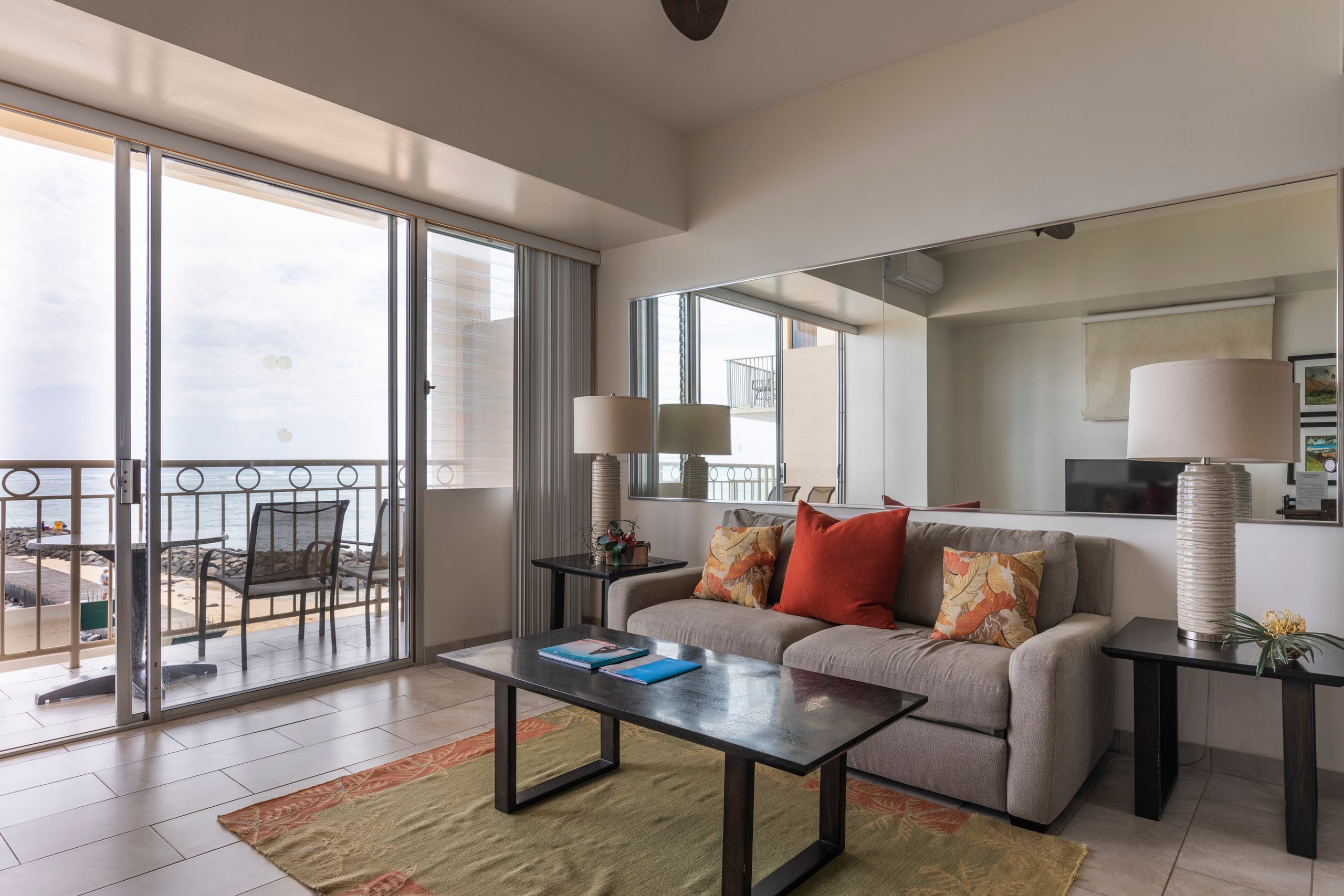 Condo in Honolulu · ★4.87 · 1 bedroom · 2 beds · 2 shared baths - Image 3