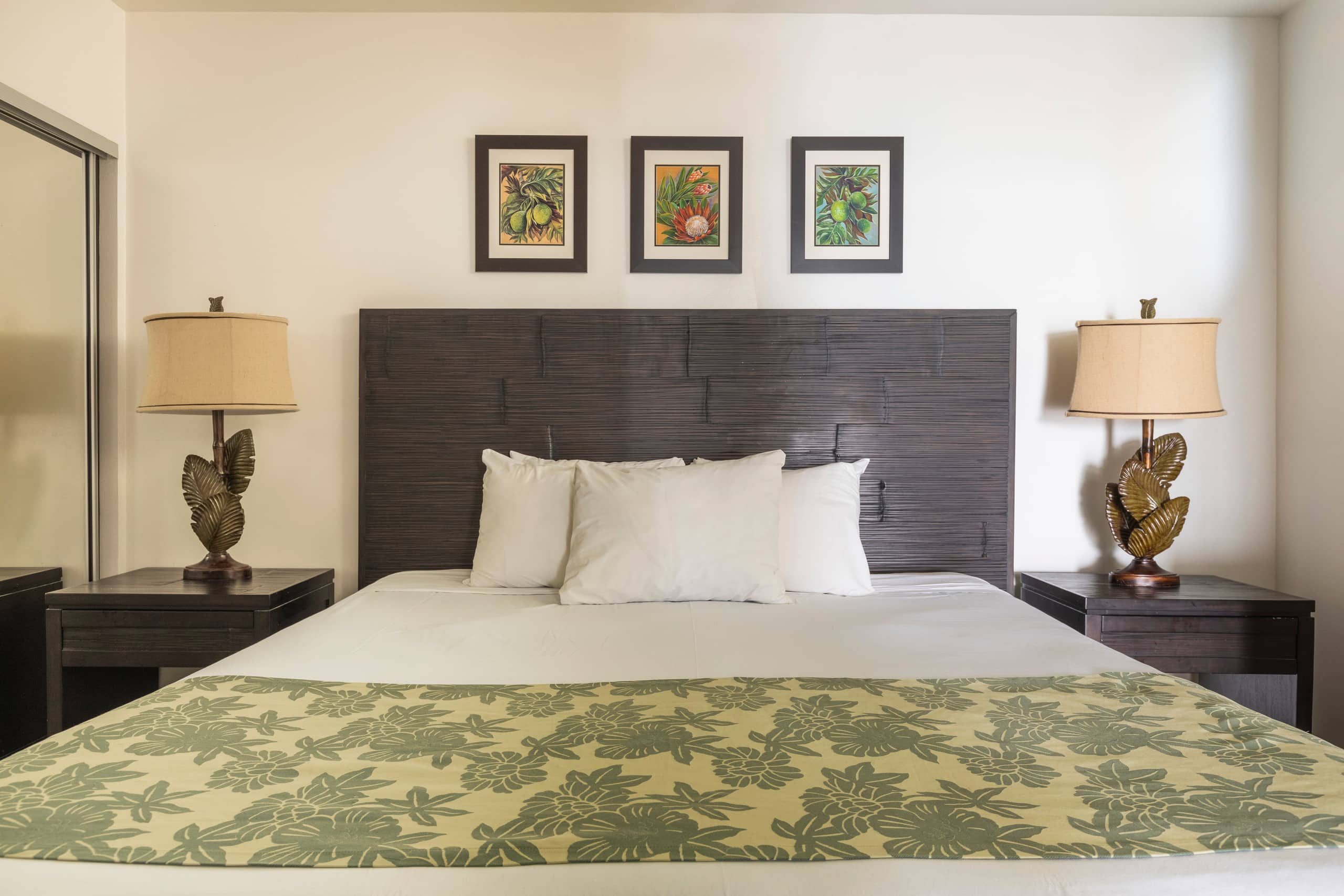 Condo in Honolulu · ★4.87 · 1 bedroom · 2 beds · 2 shared baths - Image 10