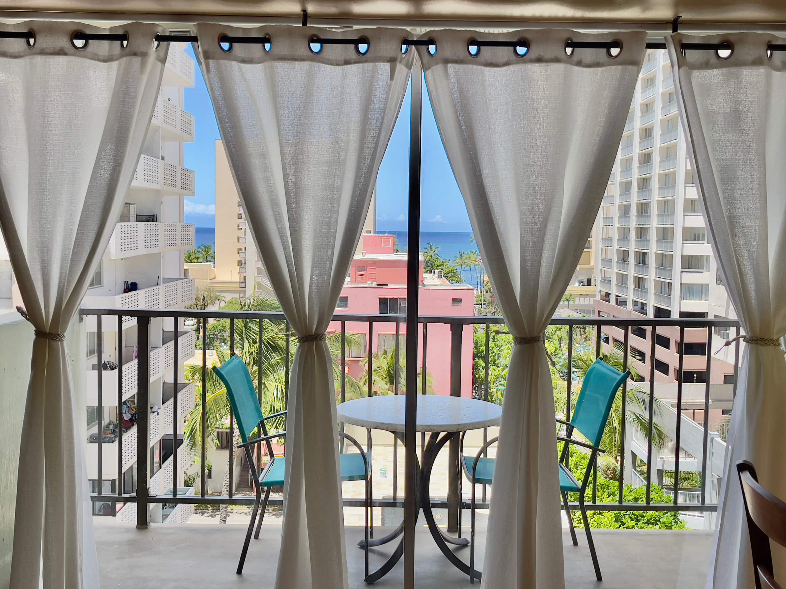 Condo in Honolulu · ★4.87 · 1 bedroom · 1 bed · 1 shared bath - Image 4