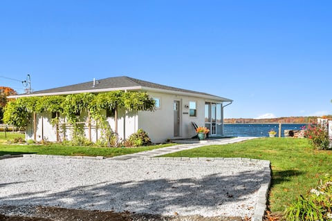 Beach Front Cottage in Bristol