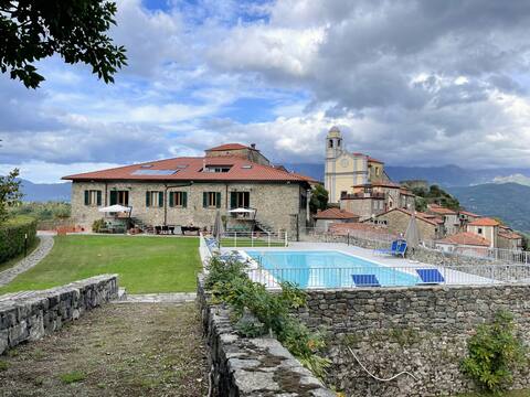 Methilda (Rose)rooftop apartment at Spino Secco