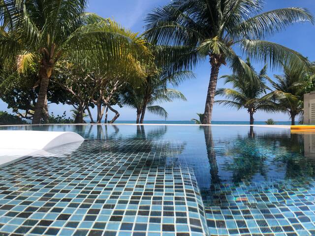 Beachfront villa IN Placencia village with chef gallery image 2