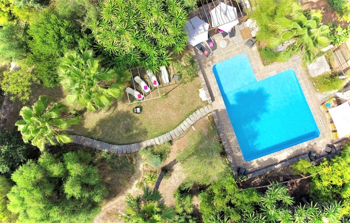 villa7teules · acres of land, nature & tradition