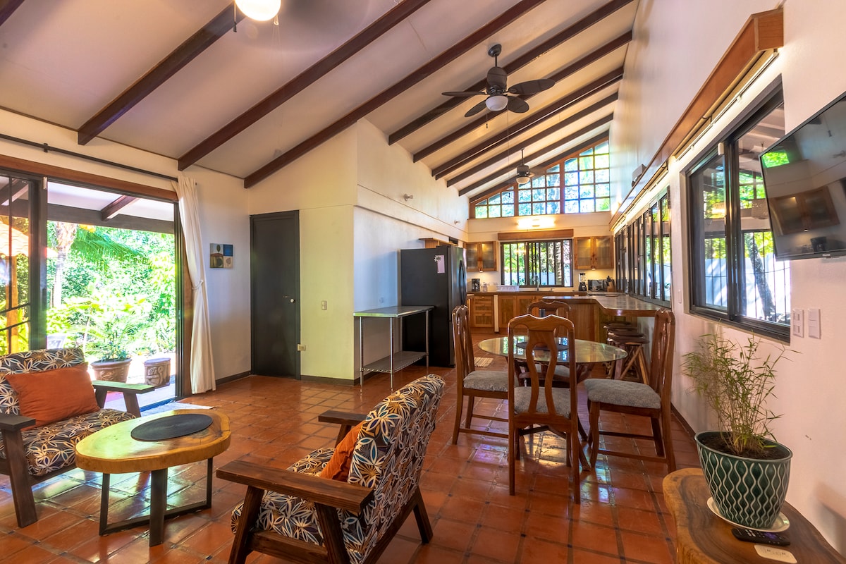 Casa Tortuga - Beautiful Spacious Beachfront House - Houses for Rent in Playa Esterillos Oeste, Puntarenas Province, Costa Rica - Image 1