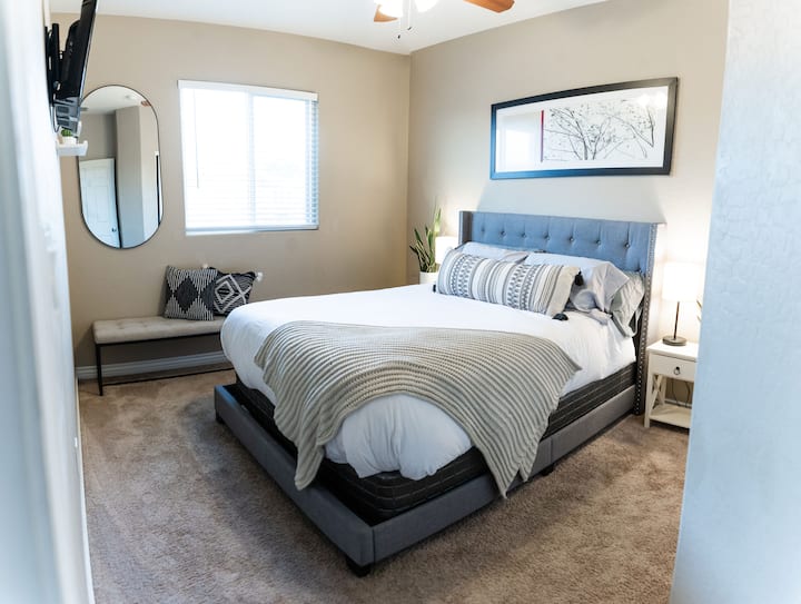 Beautiful room 7mins from phx airport Houses for Rent in Phoenix
