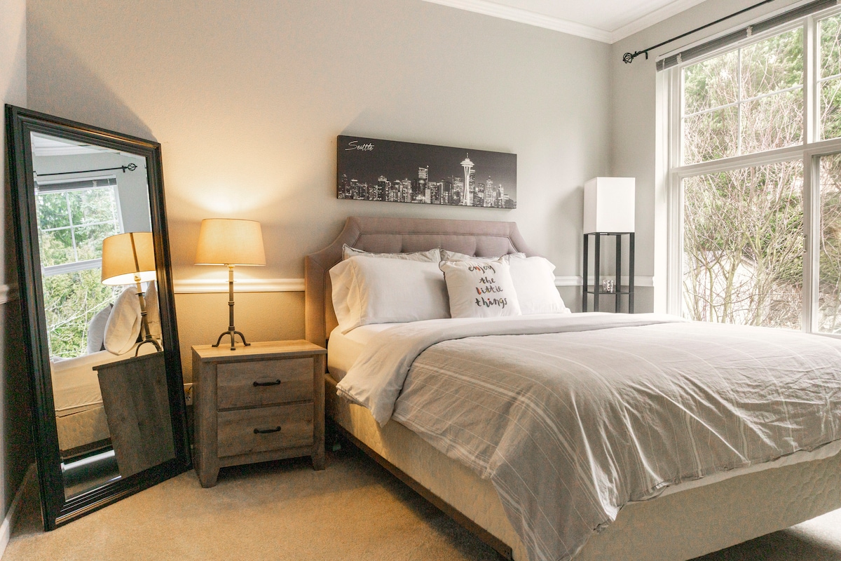 ห้องนอนสำรองพร้อมเตียงควีนไซส์ 